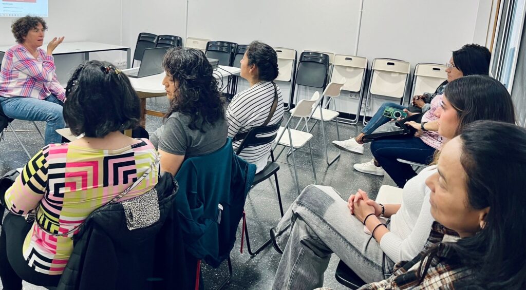 Xerrada informativa del PIAD al Grup de Dones en Acció